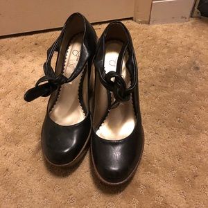 Front tie leather platforms